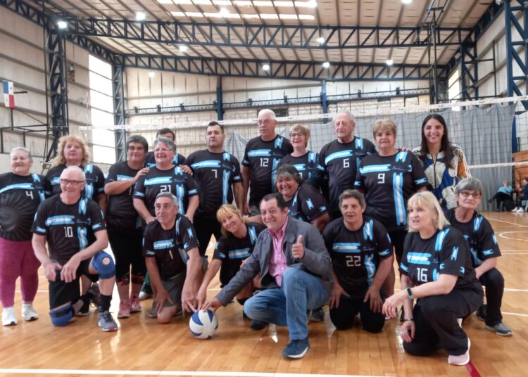 Mas de 500 adultos mayores pasaron por el polideportivo juarense