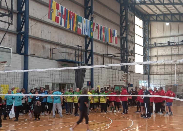 Mas de 500 adultos mayores pasaron por el polideportivo juarense