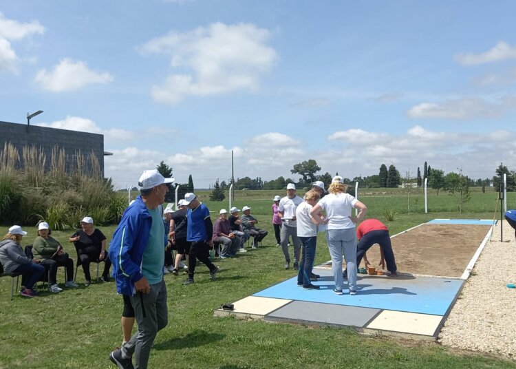 Mas de 500 adultos mayores pasaron por el polideportivo juarense
