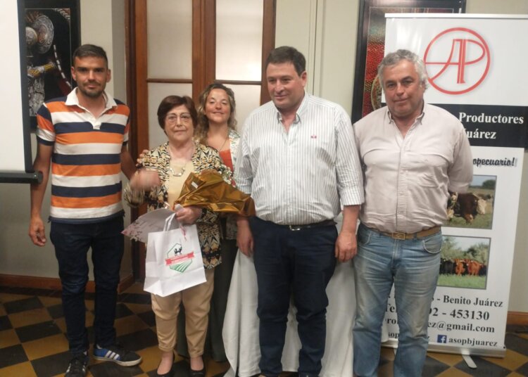 Premiación y reconocimientos, una noche llena de emociones