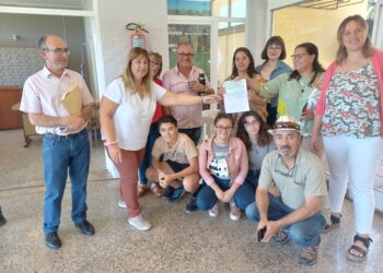 Presupuesto participativo: Se entregó el subsidio a la Escuela Ministro Zarini