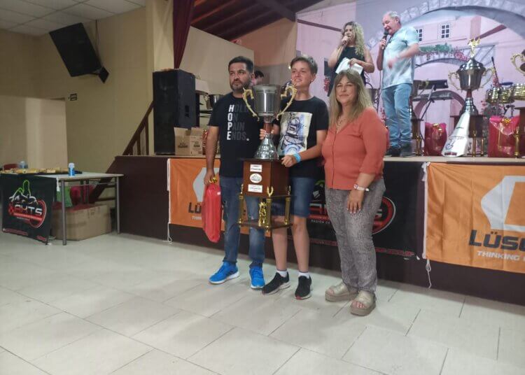 Marita Ricci estuvo en la cena Coronación del Karting de AKTS