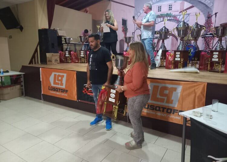 Marita Ricci estuvo en la cena Coronación del Karting de AKTS