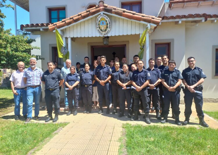 Día de la Policía de la provincia, el municipio realizó entrega de reconocimientos