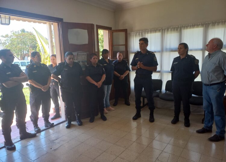 Día de la Policía de la provincia, el municipio realizó entrega de reconocimientos