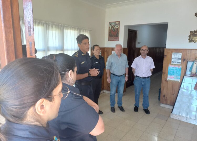 Día de la Policía de la provincia, el municipio realizó entrega de reconocimientos