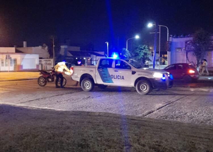 Se registró un accidente entre una moto  y un vehículo