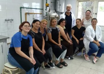 Un grupo de mujeres se capacitó en el manejo de autoclave