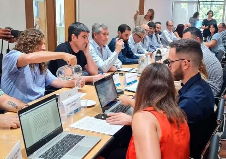 Paritarias: la Provincia convoca a docentes y estatales para arrancar la discusión salarial