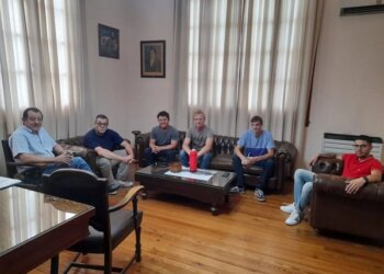 El Intendente recibió a autoridades de Técnica Nº1 e integrantes de la subcomisión de automovilismo de Alumni