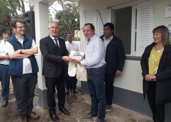 El Ministro Julio Alak inauguró junto al Intendente el pabellón de emprendimiento textil