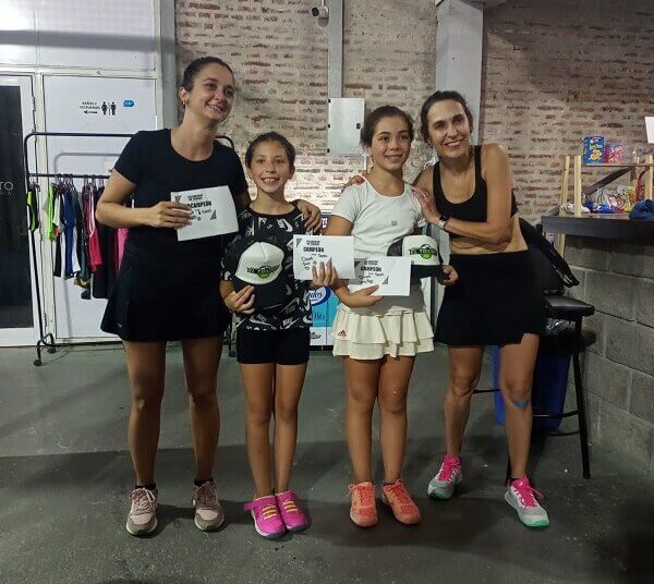 Felisa Calafate y Jazmín de los Santos campeonas en el Circuito de Verano de Olavarría