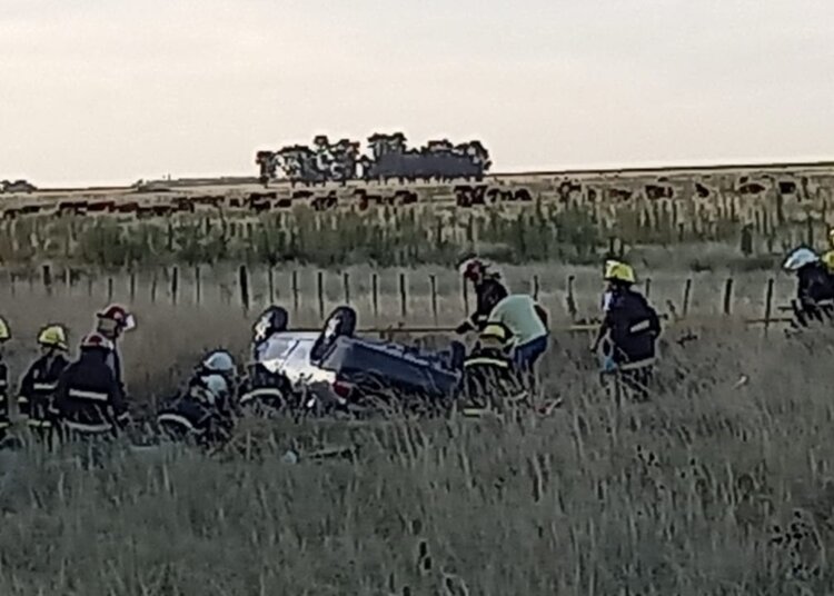 Parte policial, una persona fallecio tras el vuelco de ayer