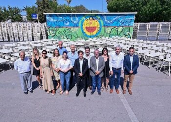 Se entregó mobiliario para equipar escuelas de 15 municipios bonaerenses