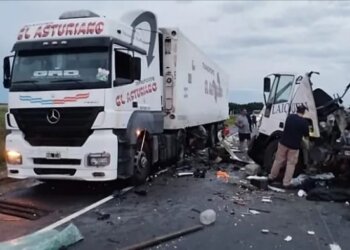 Accidente entre camiones en el kilómetro 398 de la ruta 51…