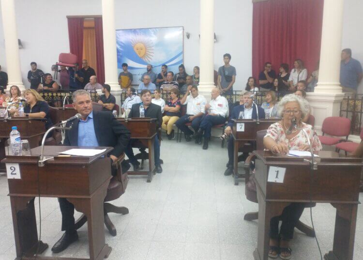 Con una sesión especial y el discurso del intendente se inició el período legislativo 2023