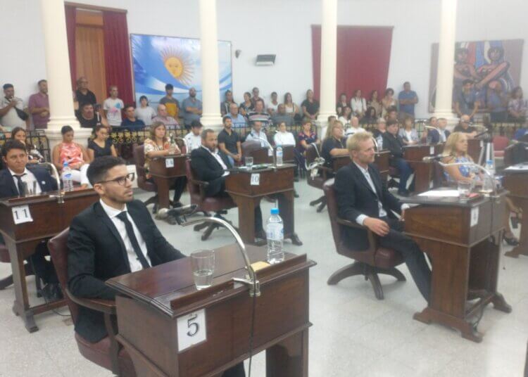 Con una sesión especial y el discurso del intendente se inició el período legislativo 2023