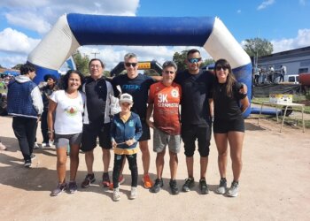 8K Al tranco por las escuelas rurales: Ganaron Yanina López y Federico Cabello, de Tres Arroyos