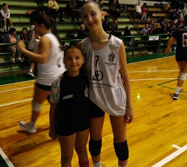 Fecha de Lizome de Vóley: Agustina Illia y Joaquina Illia jugaron en Estudiantes