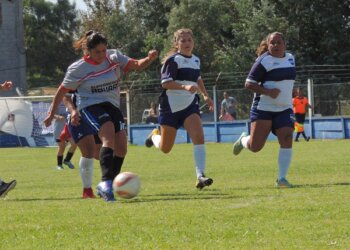 Fútbol Femenino: Barracas empató con Alumni 3 a 3