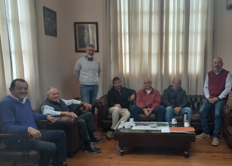 El intendente Marini recibió a los nuevos propietarios del Frigorífico Juárez