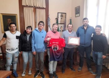 El Intendente Julio Marini, hizo entrega de subsidios a instituciones locales.