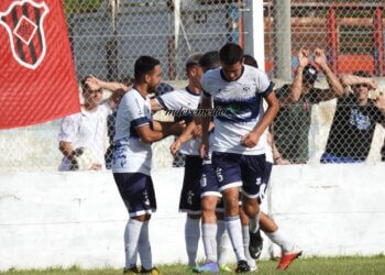 Gimnasia le ganó a Juarense por 1 a 0 y sigue en la cima de la general