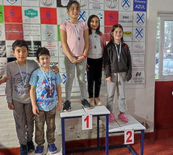 La Escuela Municipal de Natación presente en Azul en la Liga Regional