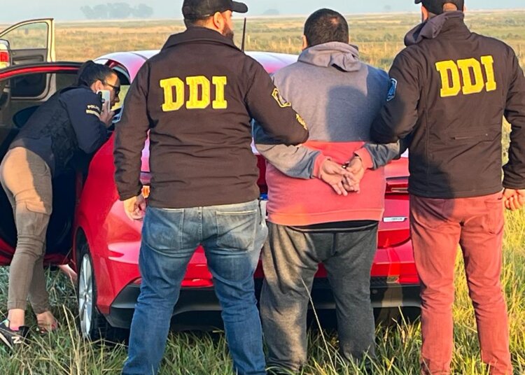 Allanamientos, y detención de un hombre por una causa de abuso
