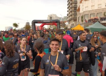 Luciano Arias presente en la carrera de Open Sports que se corrió en Mar del Plata
