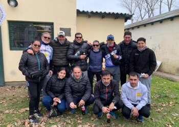 Atletas locales en el Dua Sprint que se desarrolló el lunes en Rauch