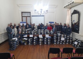 Los trabajadores municipales recibieron indumentaria