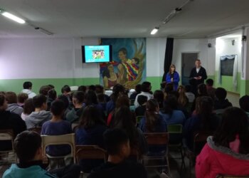Charla sobre principios básicos de huerta en Escuela Secundaria Básica Nº