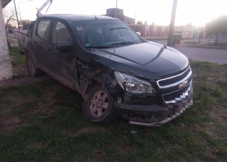 Accidente entre dos camionetas sobre Av. Uruguay y Rodríguez