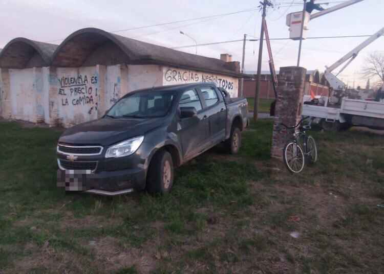 Accidente entre dos camionetas sobre Av. Uruguay y Rodríguez