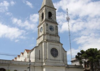 Información Parroquial, se reparo la cornisa más elevada del templo