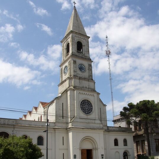 Información Parroquial, se reparo la cornisa más elevada del templo