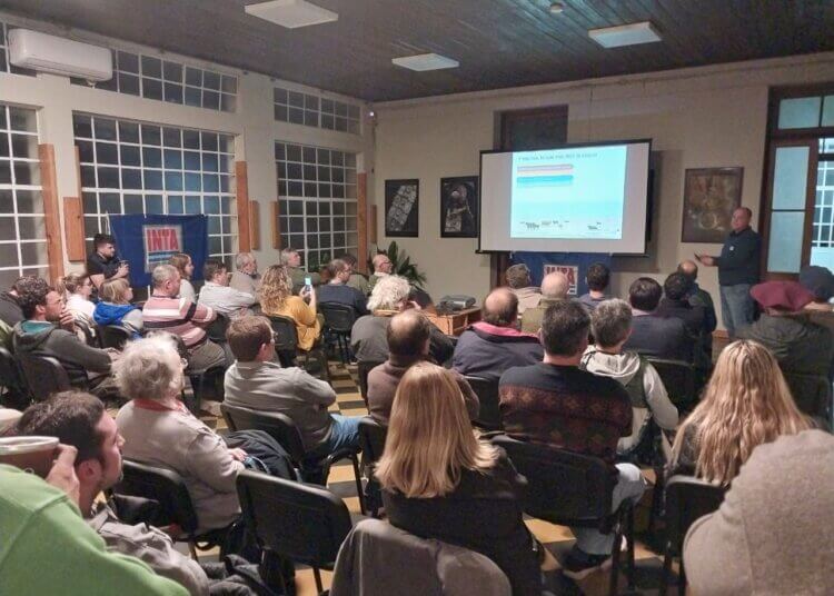 Exitosa charla sobre ganadería organizada por INTA Benito Juárez