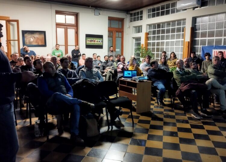 Exitosa charla sobre ganadería organizada por INTA Benito Juárez