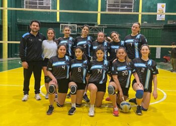 1ra femenina: La Escuela Municipal de Vóley  jugó la 1ra fecha con resultados positivos