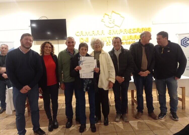 En el día de la Industria se entregaron los reconocimientos al Micro Empresario Emprendedor