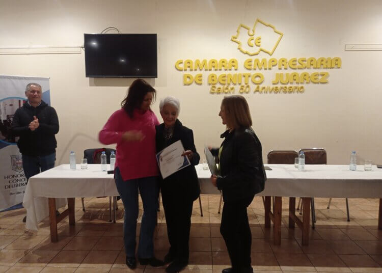 En el día de la Industria se entregaron los reconocimientos al Micro Empresario Emprendedor