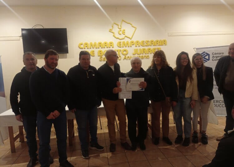 En el día de la Industria se entregaron los reconocimientos al Micro Empresario Emprendedor