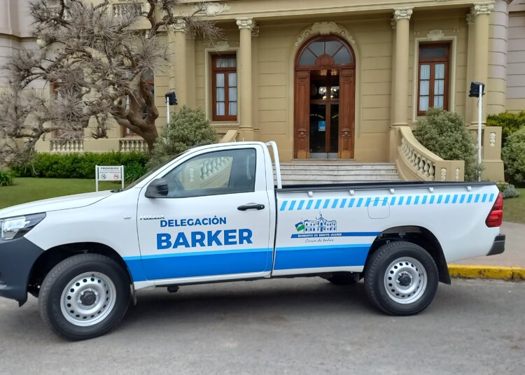 El municipio adquirió una nueva camioneta para la Delegación de Barker