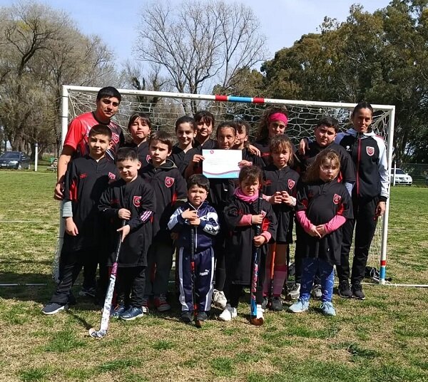 Las categorías formativas de Onas Hockey participaron del Encuentro de Loma Negra