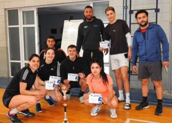 Se realizó un Torneo Mixto de Vóley en el Polideportivo Municipal