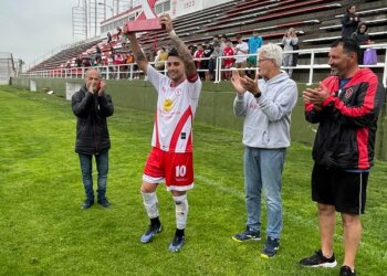 Huracán de TA se quedó con la Copa Centenario. Juarense fue invitado para jugar