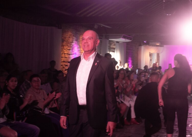 Modelos de Vida, se encendieron las luces, y todos brillaron llenos de vida