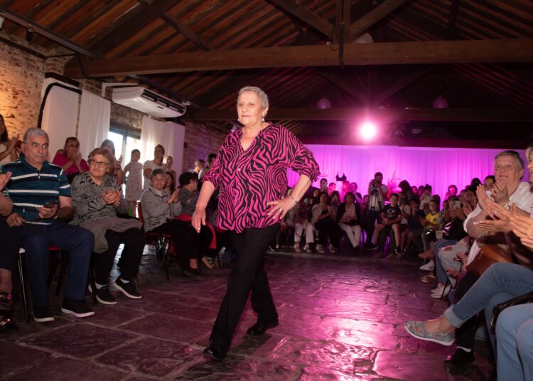 Modelos de Vida, se encendieron las luces, y todos brillaron llenos de vida