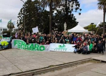 Este Sábado la plaza Independencia se tiñó de verde esperanza.